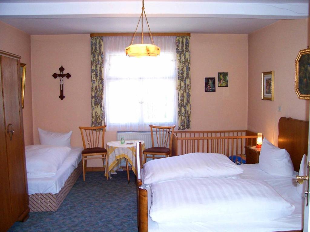 Hotel Krone Goessweinstein Room photo